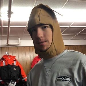 Meet your Posher, Lee